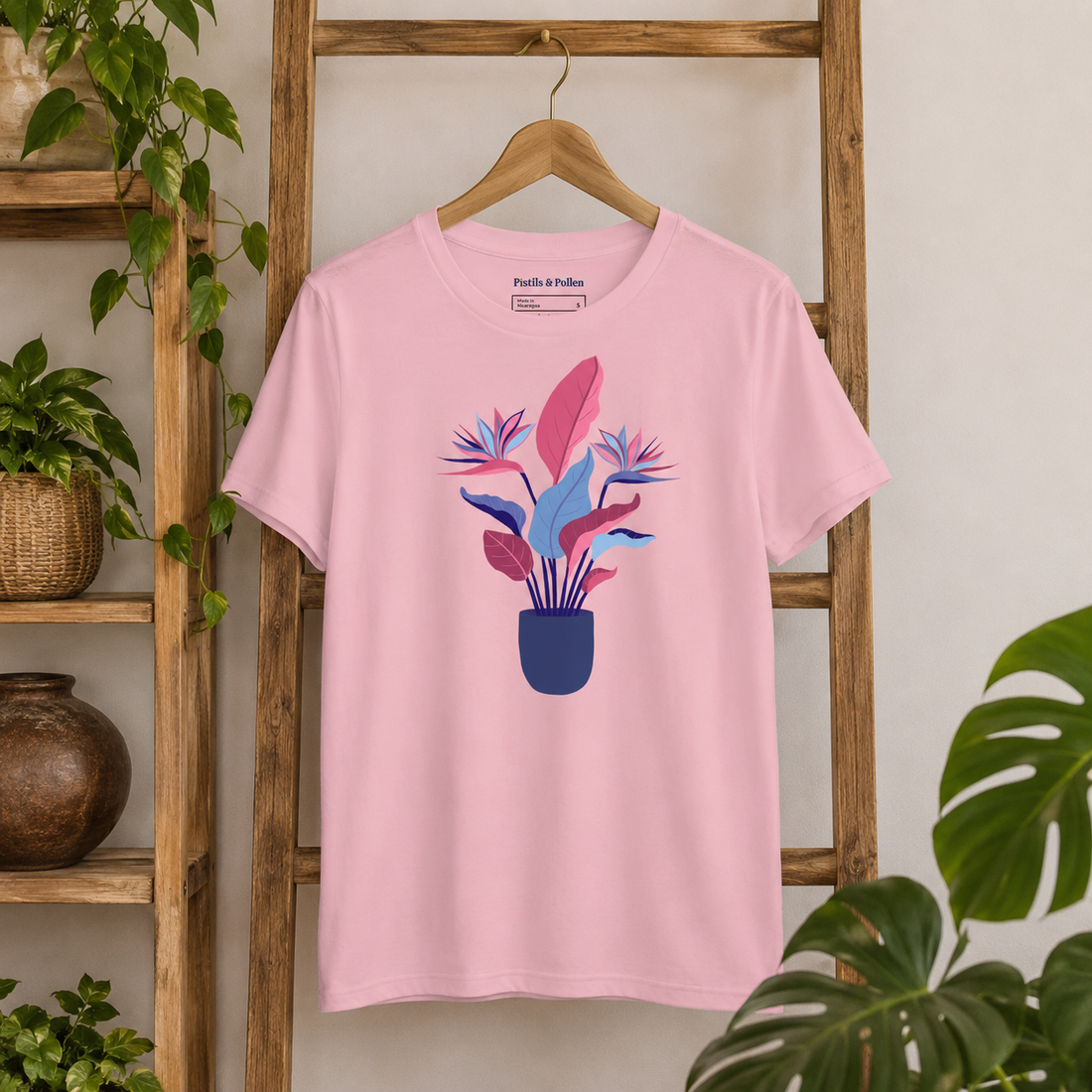 Strelitzia nicolai – Women’s Graphic Tee