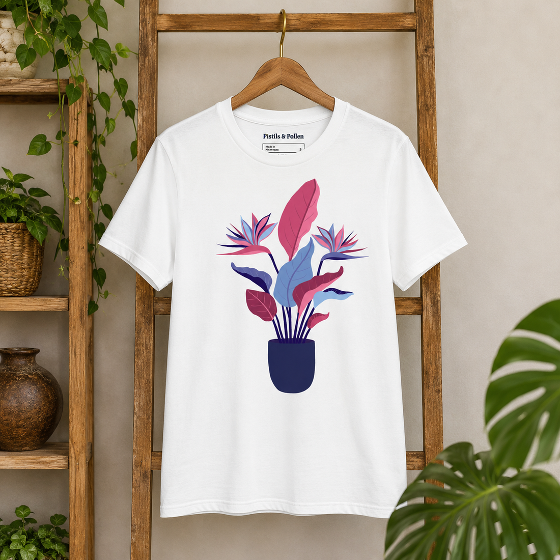 Strelitzia nicolai – Women’s Graphic Tee