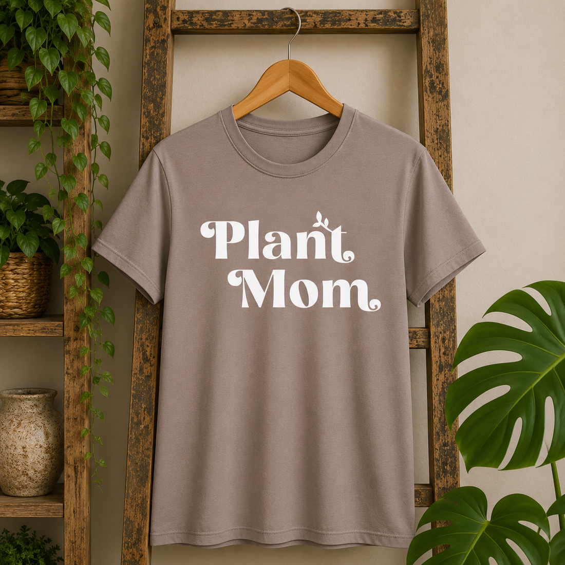 Plant Mom - Women's Cotton t-shirt